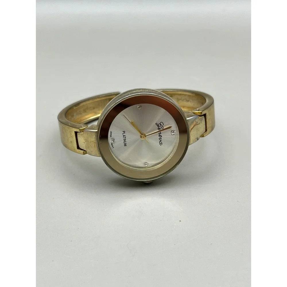 Geneva Platinum Womens Gold Tone Bangle Cuff Watch Silver Dial Japan‎ Untested